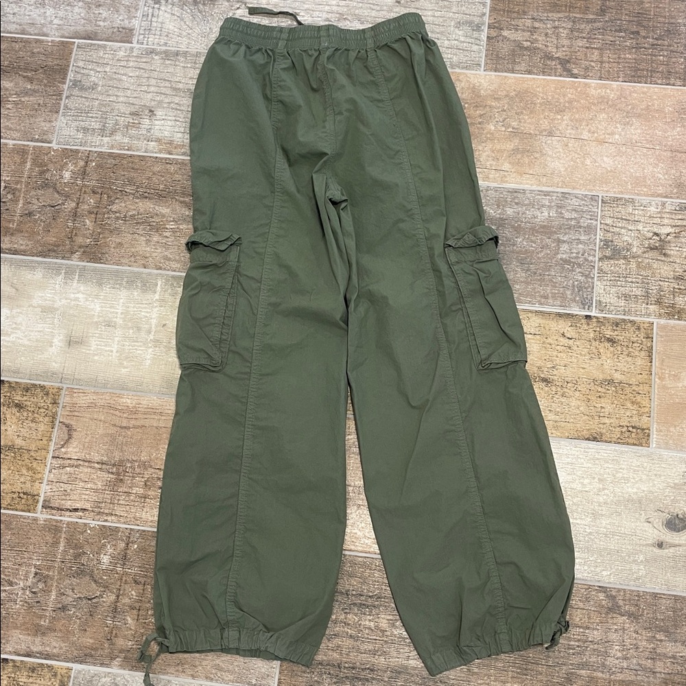 Aerie High Waisted Go For It Baggy Cargo Parachute Pants Size Small S - Picture 5 of 9